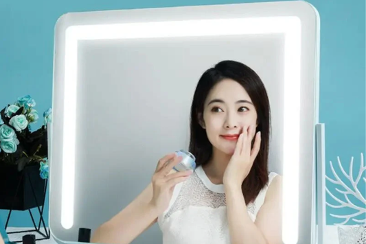 What is the highest magnification for a makeup mirror