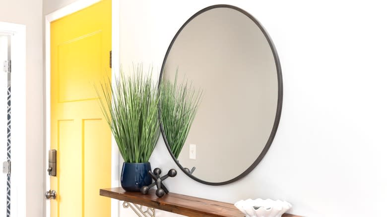 What Size Round Mirror for Entryway